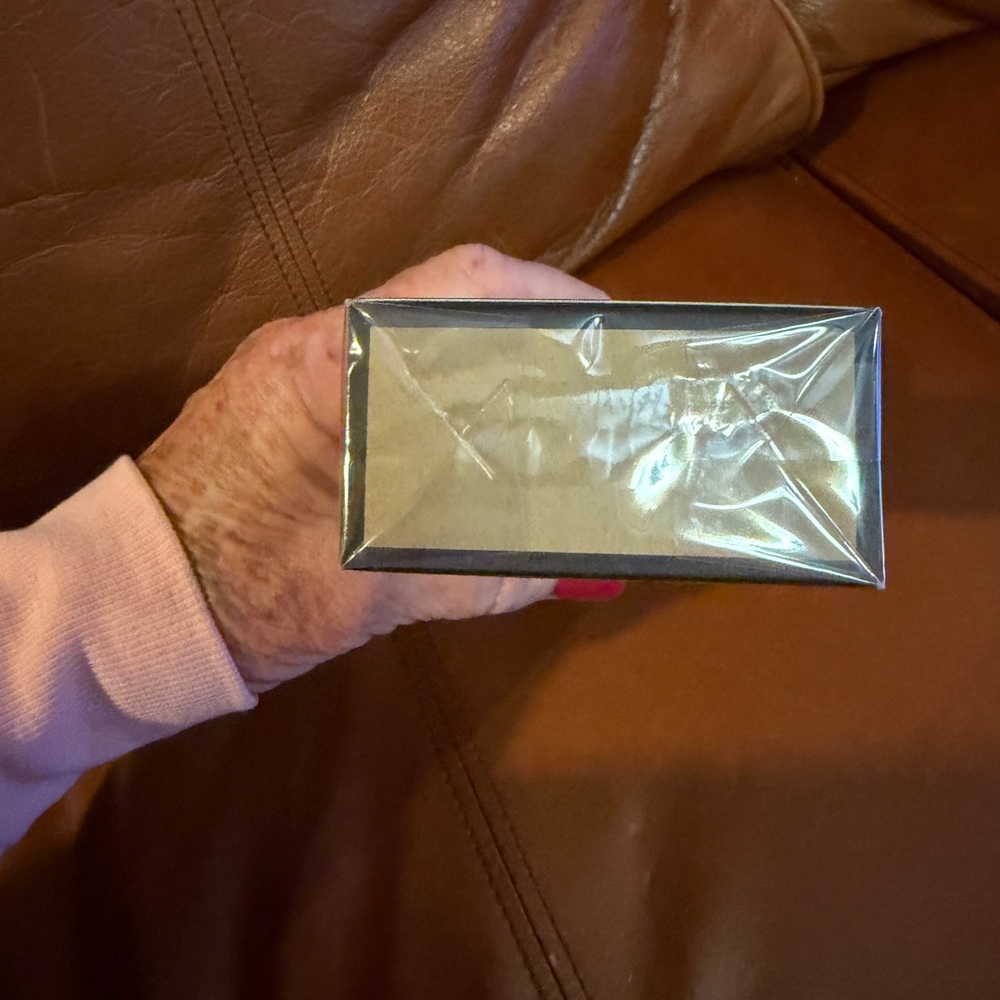 New un opened Lagerfeld Classic Eau de Toilette - Picture 3 of 3